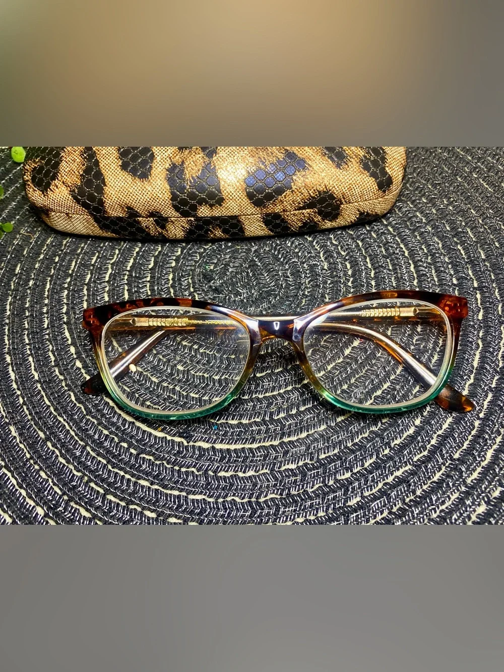 Foster Grant Sofia Vergara Leopard‎ Glasses W/ Case (Selling As Frames Only)